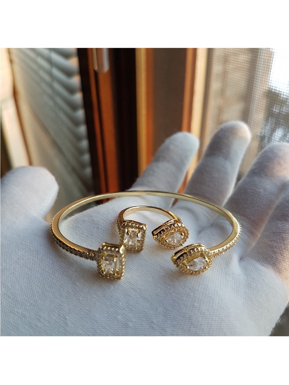 Swarovski Elements Yellow Gold Plated Open Contemporary Ring NEW - Picture 5 of 13